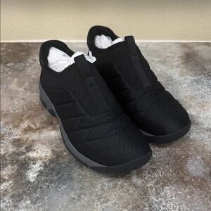 Easy Spirit Black Athletic Shoes
